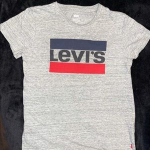Gray Levi’s shirt size small